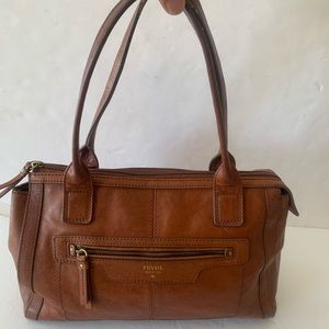 Fossil brown leather women medium purse preowned minor use in good  condition